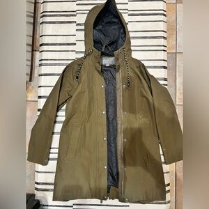 Women’s Eddie Bauer rain jacket olive green small